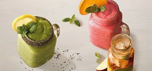 Craft lemonades in jar mugs