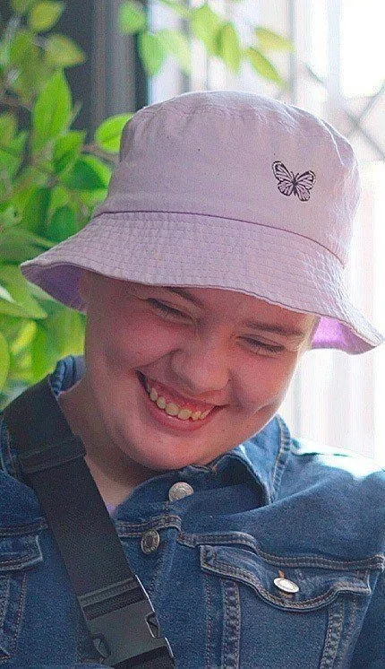 Girl wearing bucket hat